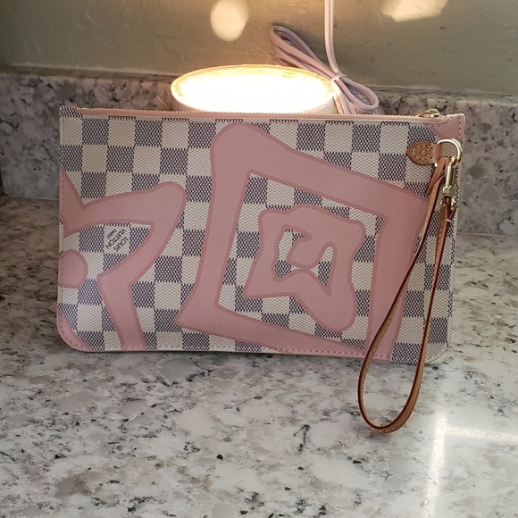 Louis Vuitton Handbags - AUTH LOUIS VUITTON POCHETTE LIMITED EDITION MM/GM